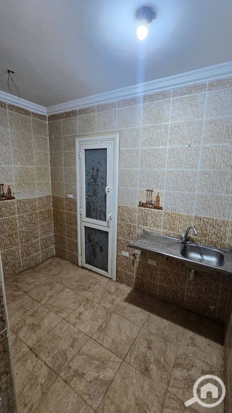 9 1000972122. jpg
