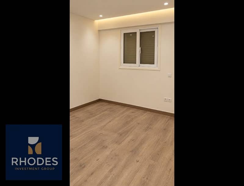 9 Modern Empty Room with Warm Cove Lighting. png