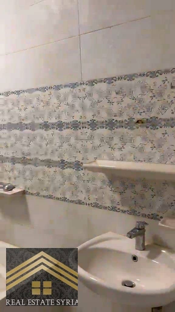8 1000566399. jpg
