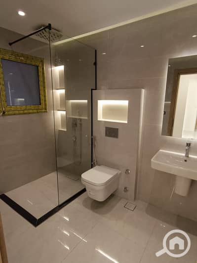 3 Bedroom Flat for Sale in Sheikh Zayed, Giza - 142b10e1-2487-45cf-b1f0-042a478324ec. jpg 3 Bedroom Flat for Sale in Sheikh Zayed, Giza - 142b10e1-2487-45cf-b1f0-042a478324ec. jpg