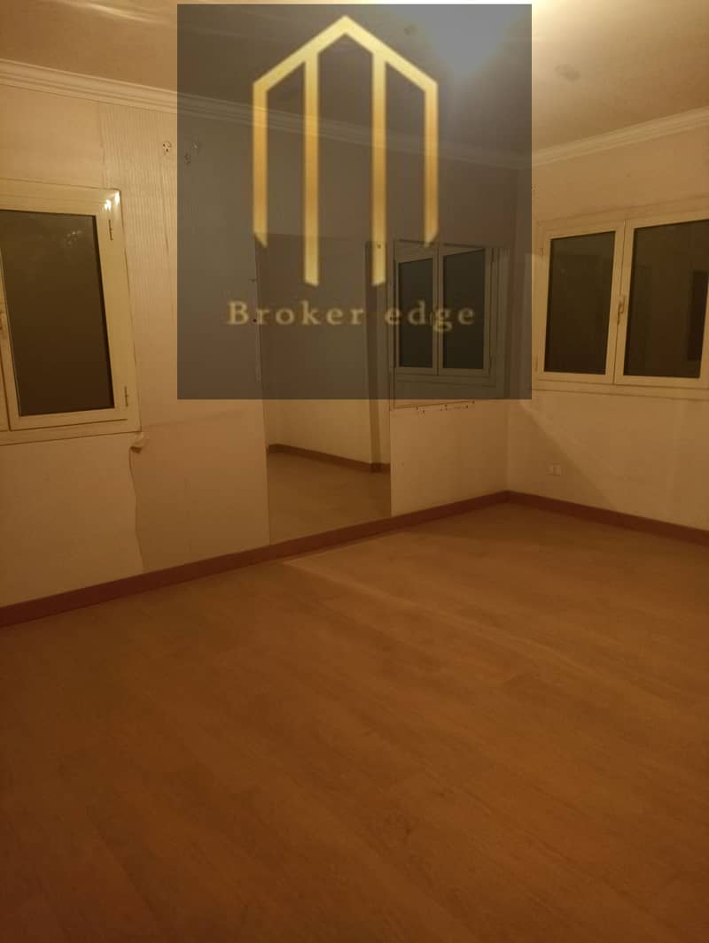 2 1001788872. jpg
