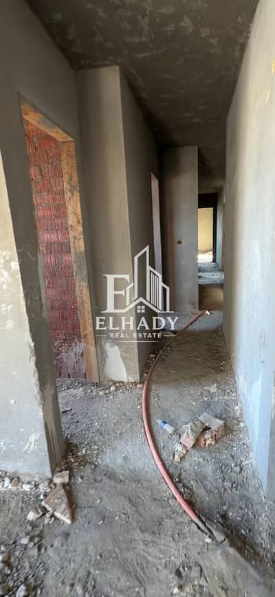 3 Bedroom Apartment for Sale in Zahraa Al Maadi, Cairo - WhatsApp Image 2026-10-09 at 11.42. 59 AM (5). jpeg 3 Bedroom Apartment for Sale in Zahraa Al Maadi, Cairo - WhatsApp Image 2026-10-09 at 11.42. 59 AM (5). jpeg