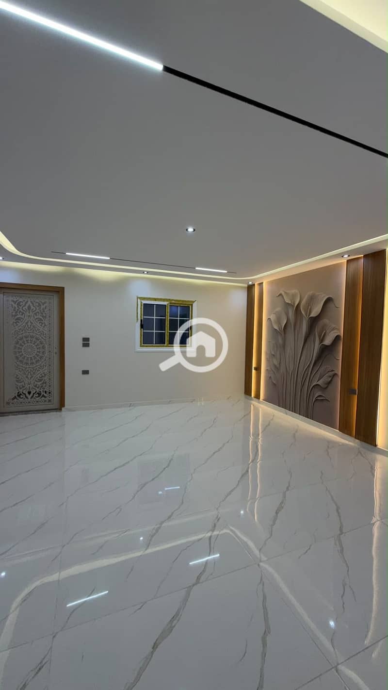 11 7992310c-f129-452f-829c-10d00fa2a8ed. jpg