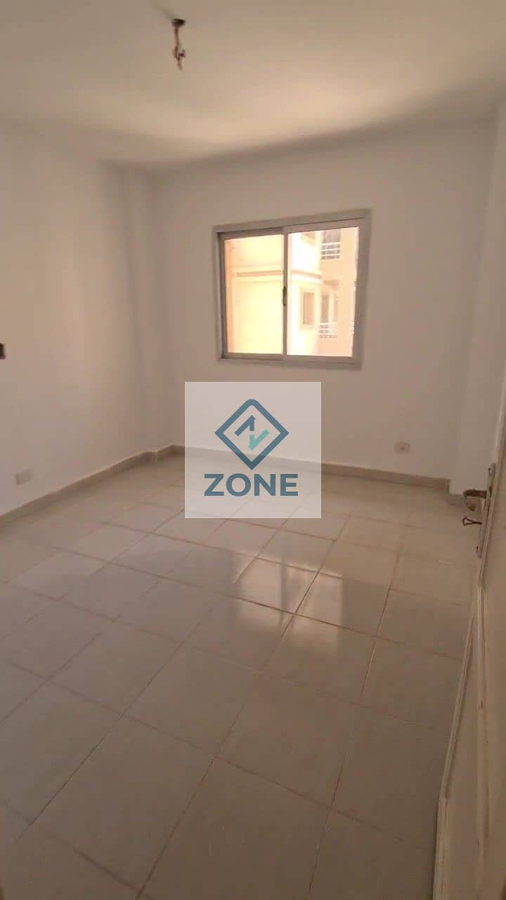 2 03-bedroom. jpg