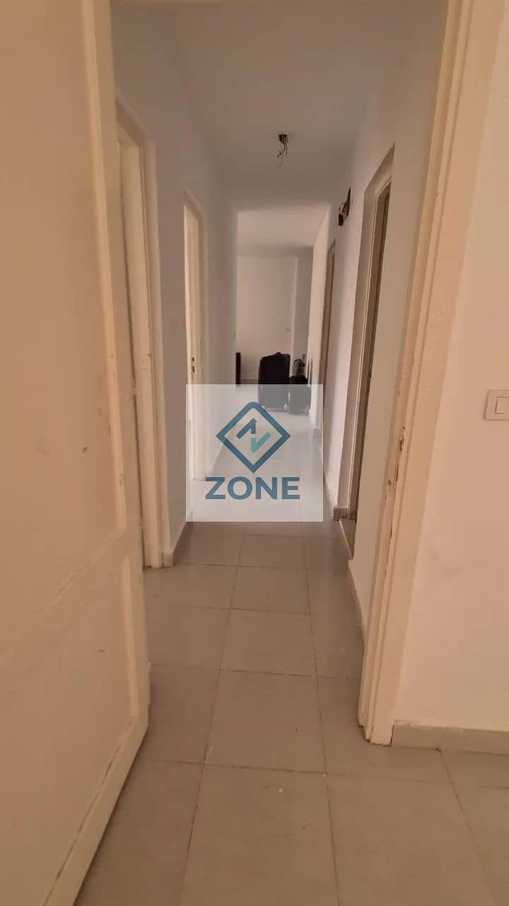 3 04-room. jpg