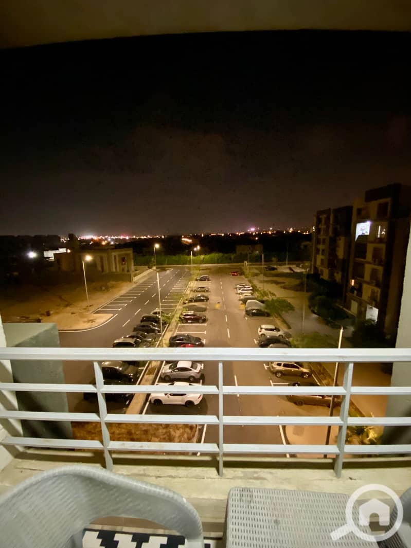 10 ebd81048-5283-4666-9cbf-9901b535ab11. jpg