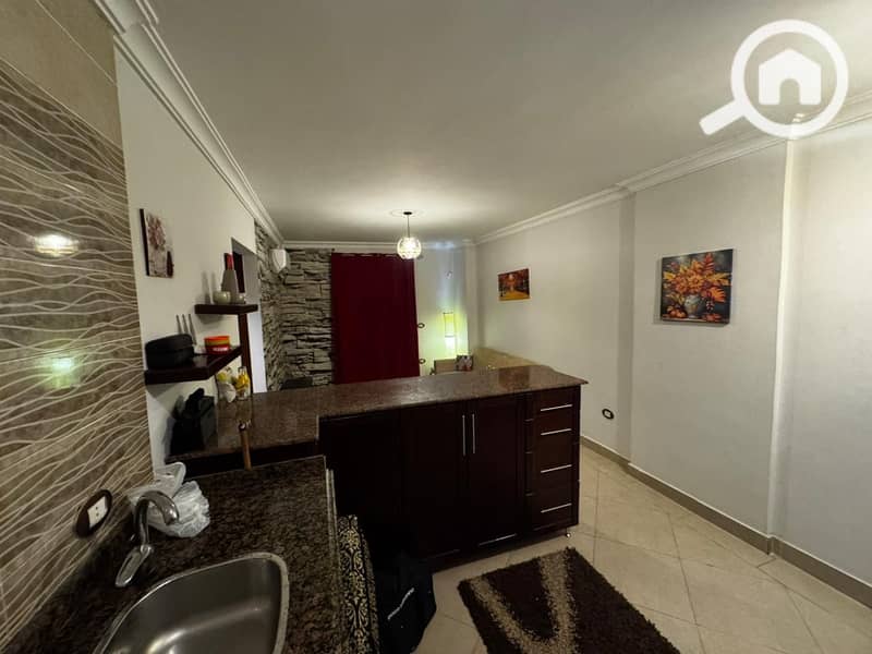 2 40de7bd6-a3c7-4474-8602-cb7c9153d943. jpg