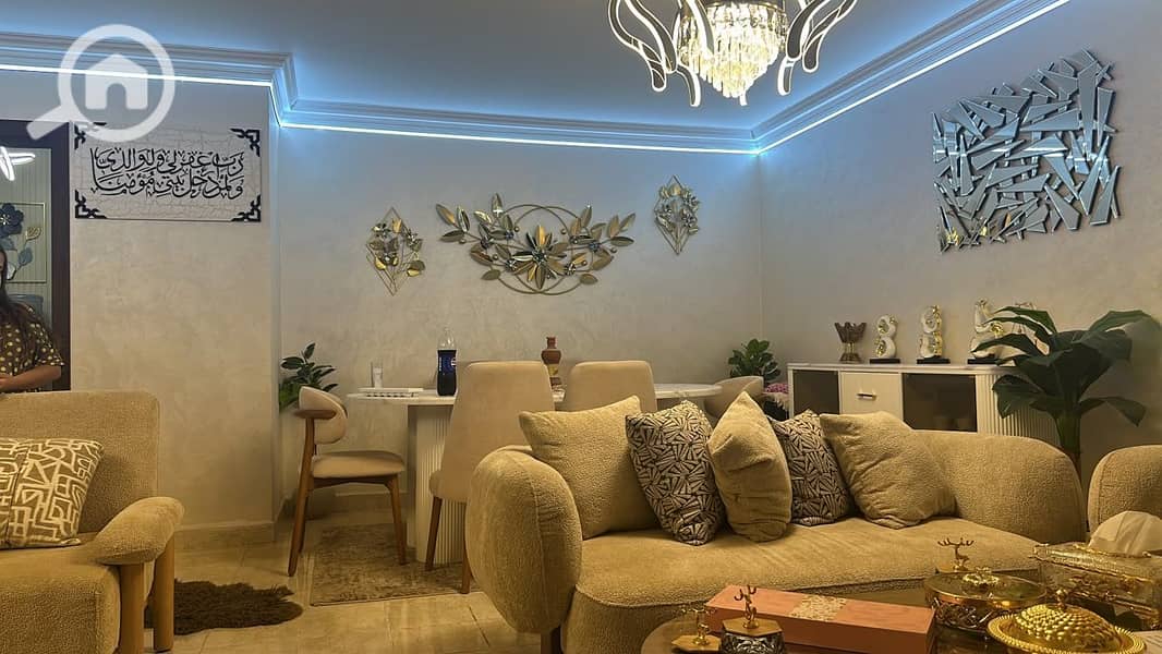 7 1000977458. jpg