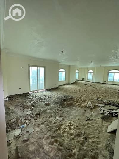 10+ Beds Villa for Sale in Shorouk City, Cairo - photo_5915896930452050317_y. jpg