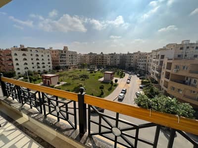 3 Bedroom Flat for Sale in New Cairo, Cairo - شقه للبيع بمنطقه النرجس عمارات التجمع الخامس