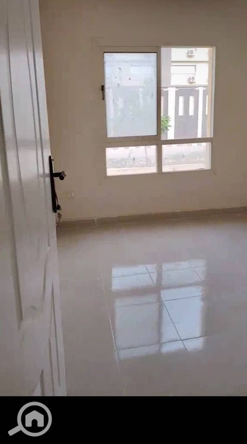 4 24683. jpg