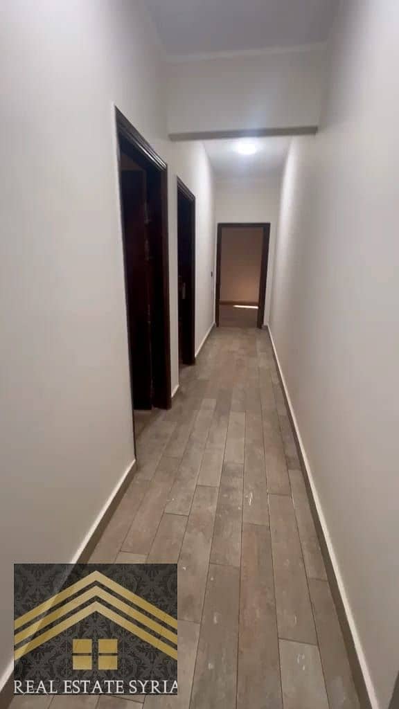 5 1000567398. jpg
