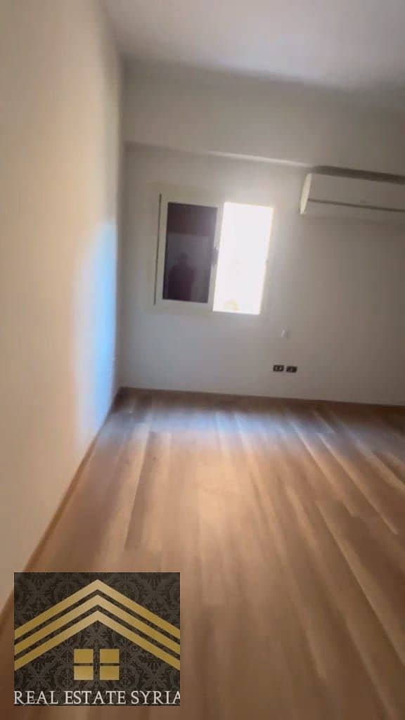 13 1000567402. jpg