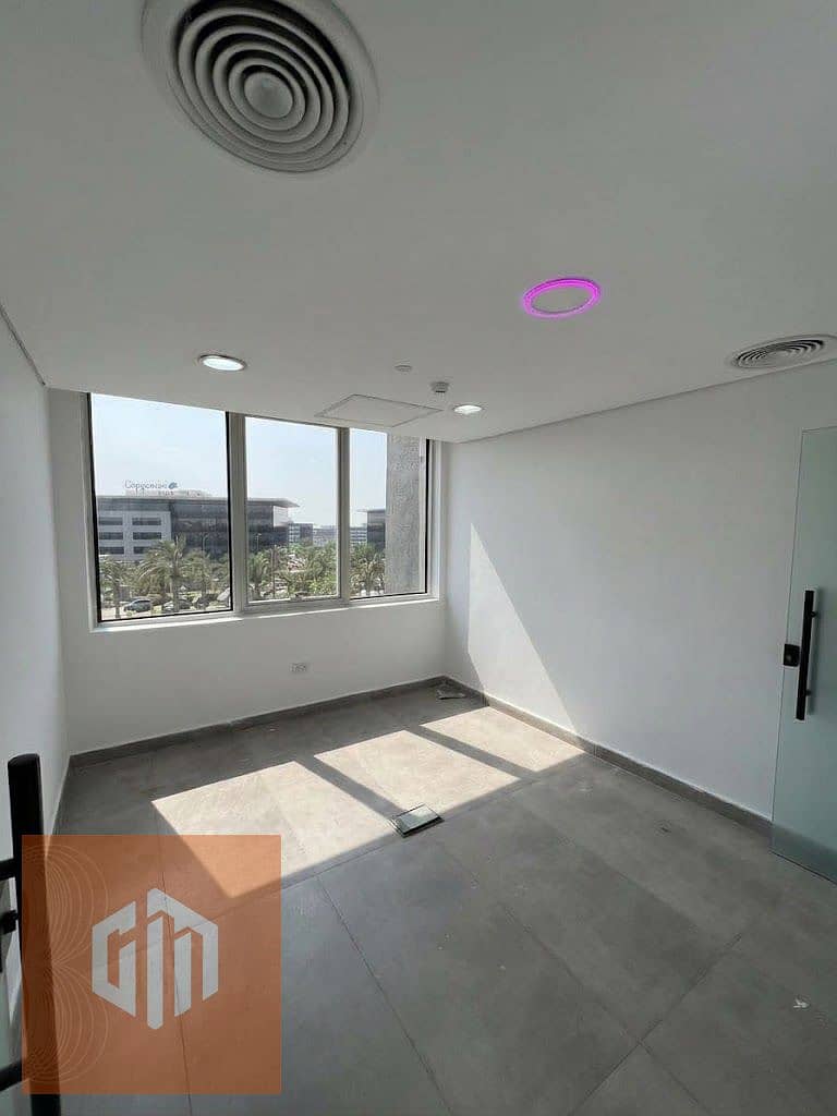 9 8f270973-8124-47f9-8cb7-dccc5b081003. jpg