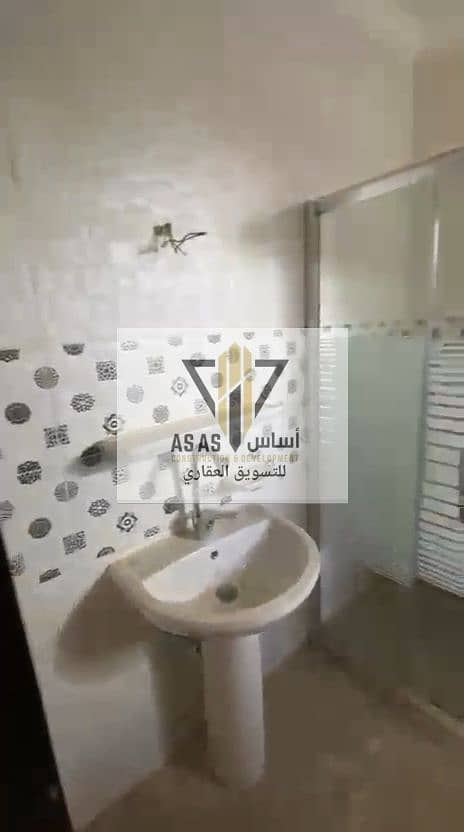8 72477. jpg