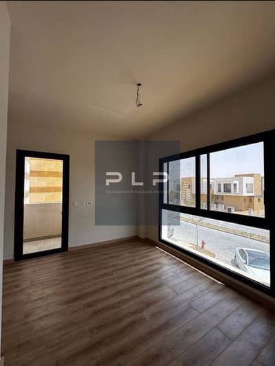 4 Bedroom Townhouse for Sale in New Cairo, Cairo - 7292ea40-735a-4d19-a131-ffb3f41aef35. jpg 4 Bedroom Townhouse for Sale in New Cairo, Cairo - 7292ea40-735a-4d19-a131-ffb3f41aef35. jpg