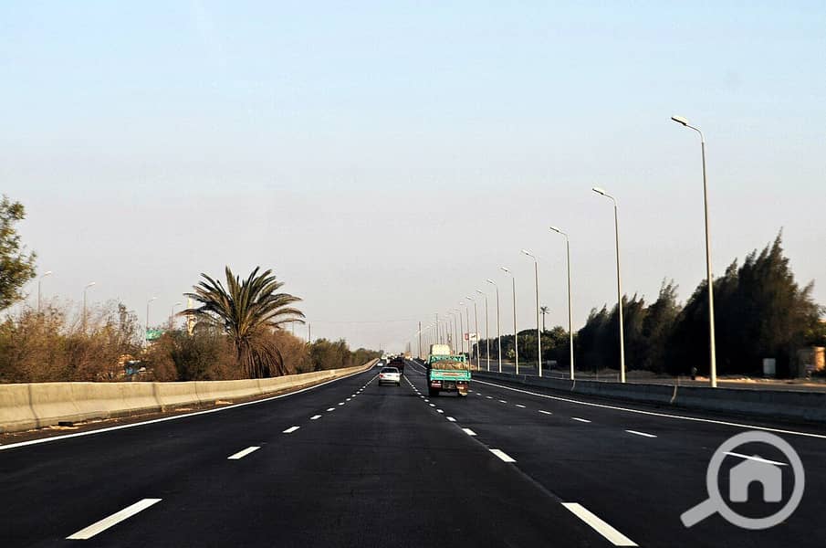 4 Cairo_Alexandria_Desert_Road-day. JPG