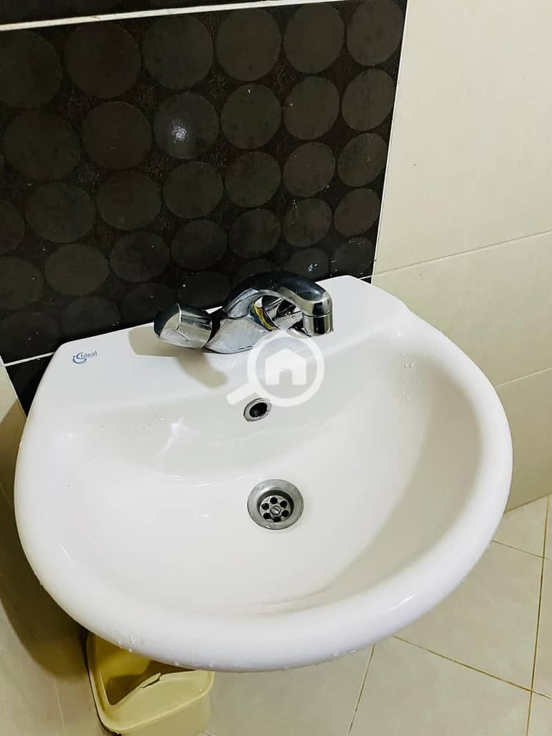 3 1000444416. jpg