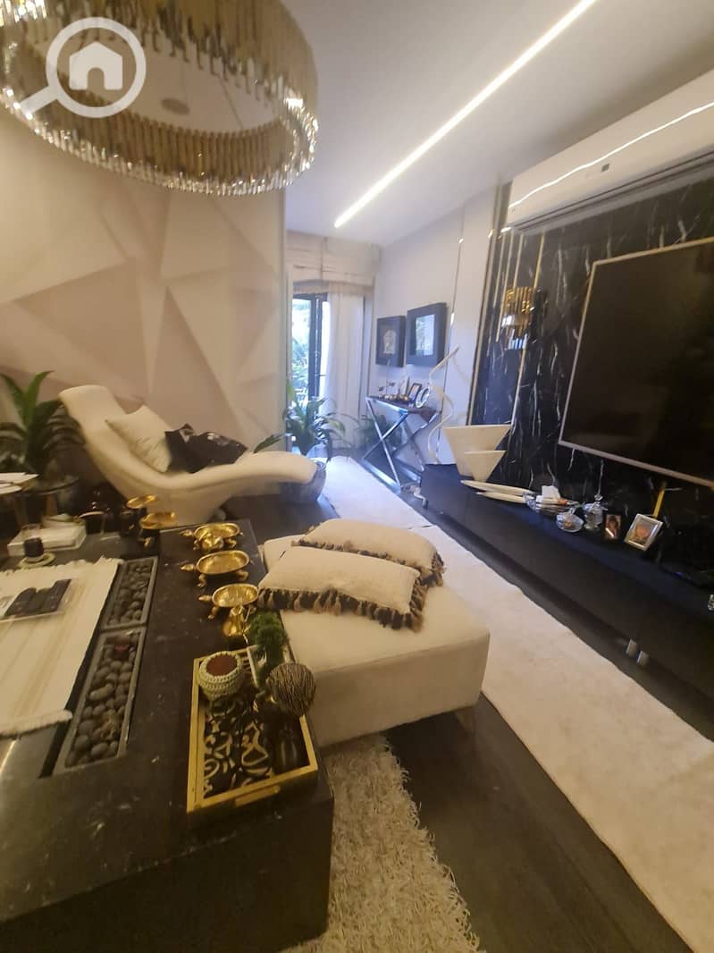 9 eec21202-ce67-4c7e-bb1b-e84efaf8bed3. jpg