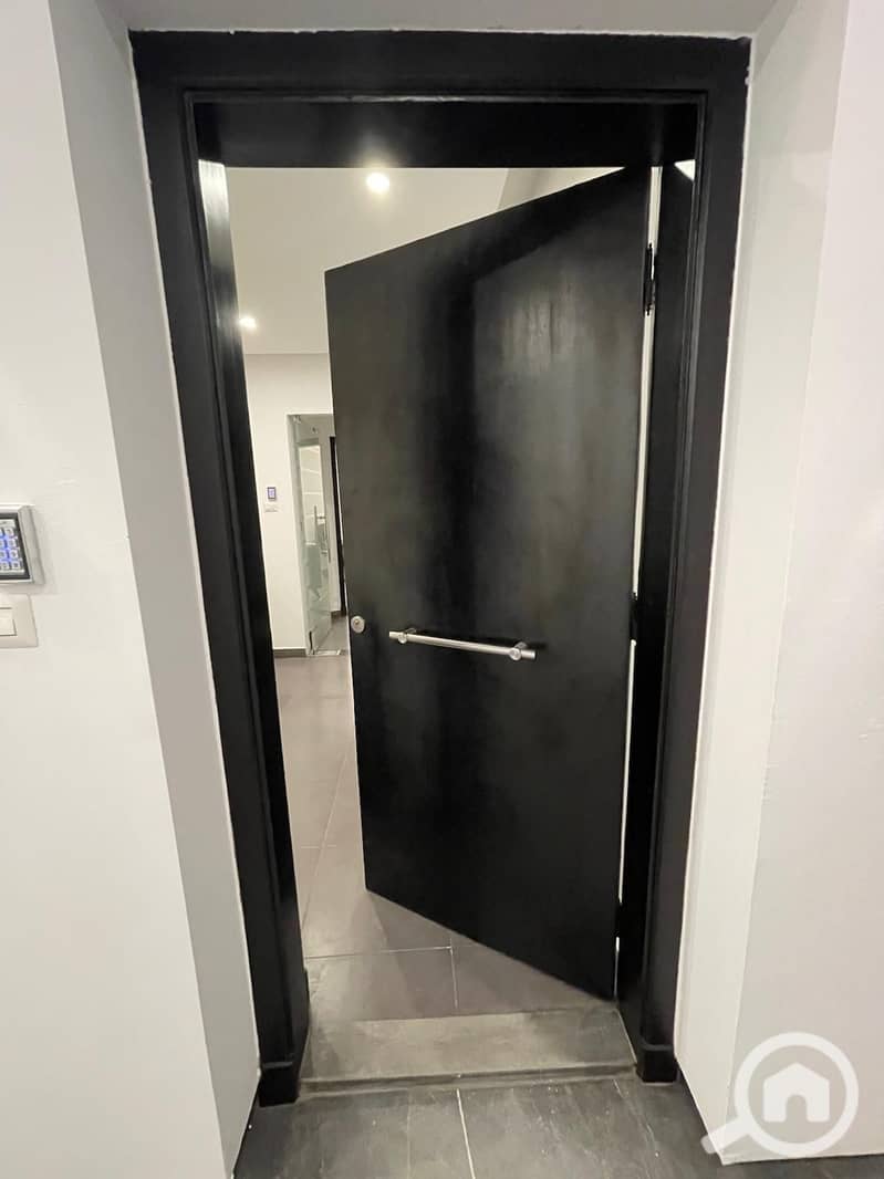 8 1000817168. jpg