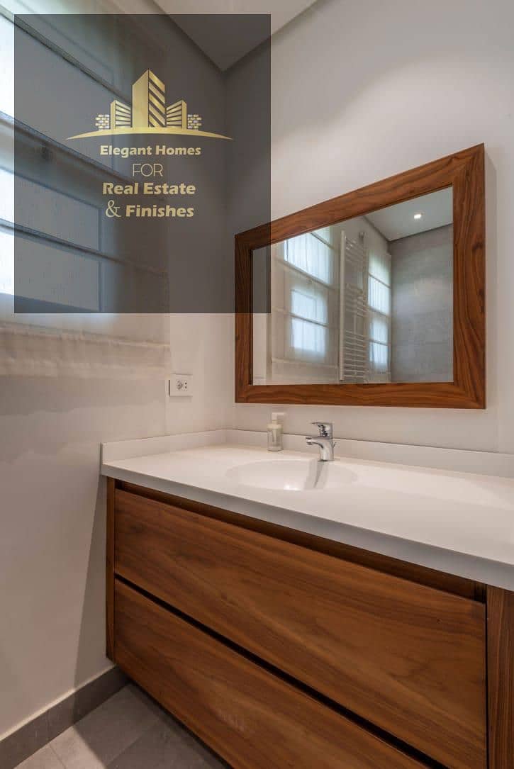 4 bath1. jpg