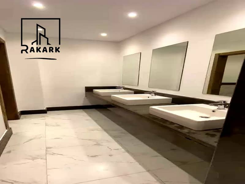5 Bathroom_1 (Copy). jpg