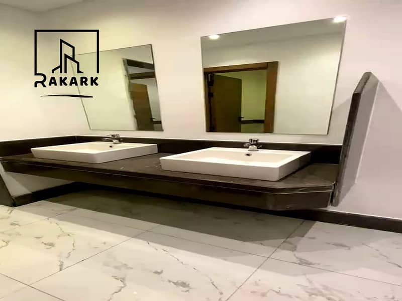 7 Bathroom_3 (Copy). jpg