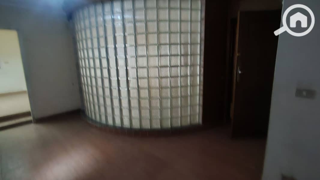 8 1000776017. jpg
