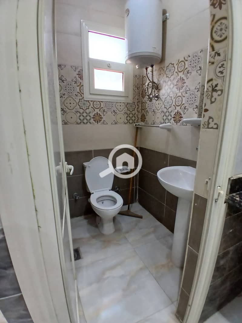 4 10182. jpg