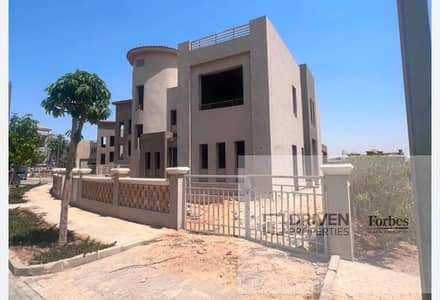 6 Bedroom Villa for Sale in 6th of October, Giza - original (5). jpg