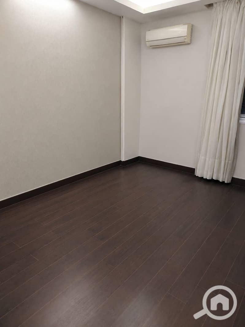 4 530882. jpg