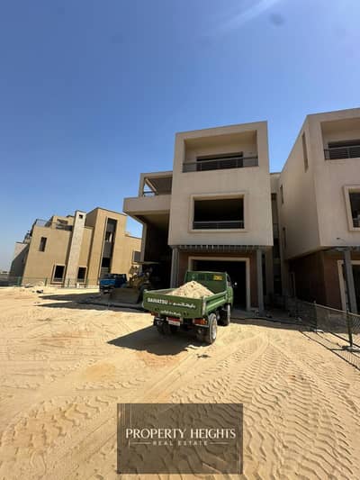 4 Bedroom Townhouse for Sale in 6th of October, Giza - WhatsApp Image 2026-10-09 at 9.06. 41 PM. jpeg
