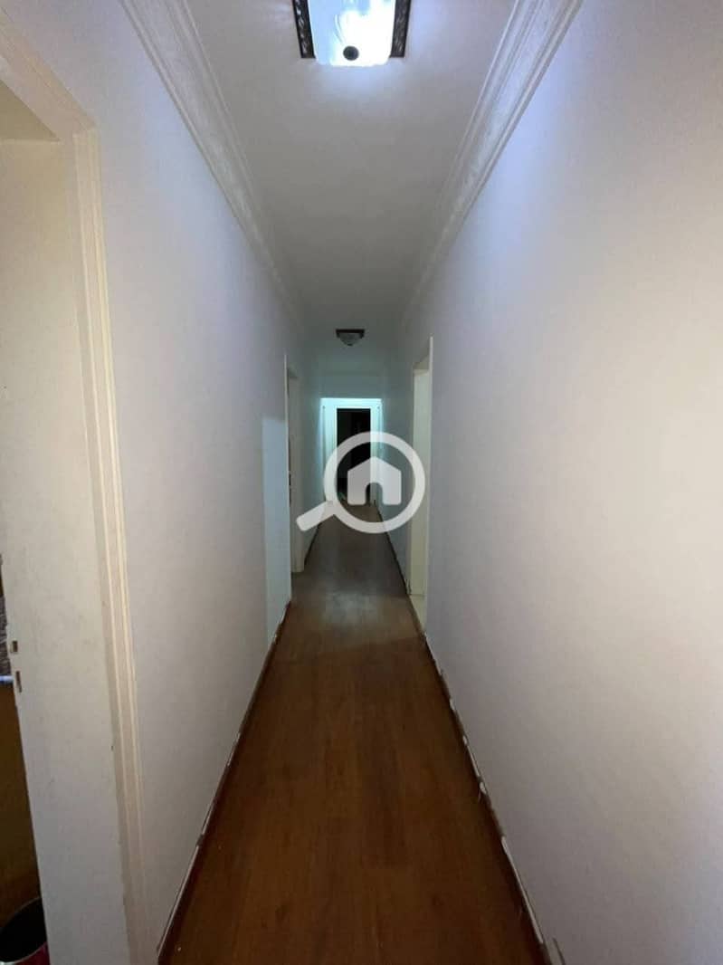 8 1000844210. jpg