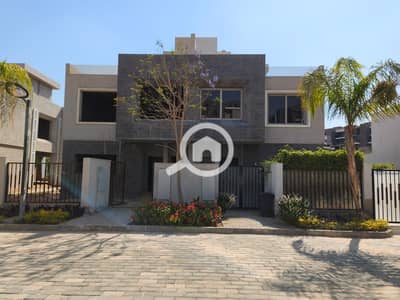 4 Bedroom Twin House for Sale in Hadayek October, Giza - 72170767-df6b-4e49-b36d-76b8c4a8b50a. jpg 4 Bedroom Twin House for Sale in Hadayek October, Giza - 72170767-df6b-4e49-b36d-76b8c4a8b50a. jpg