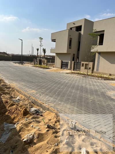 4 Bedroom Townhouse for Sale in 6th of October, Giza - WhatsApp Image 2026-10-12 at 2.24. 48 PM (3). jpeg