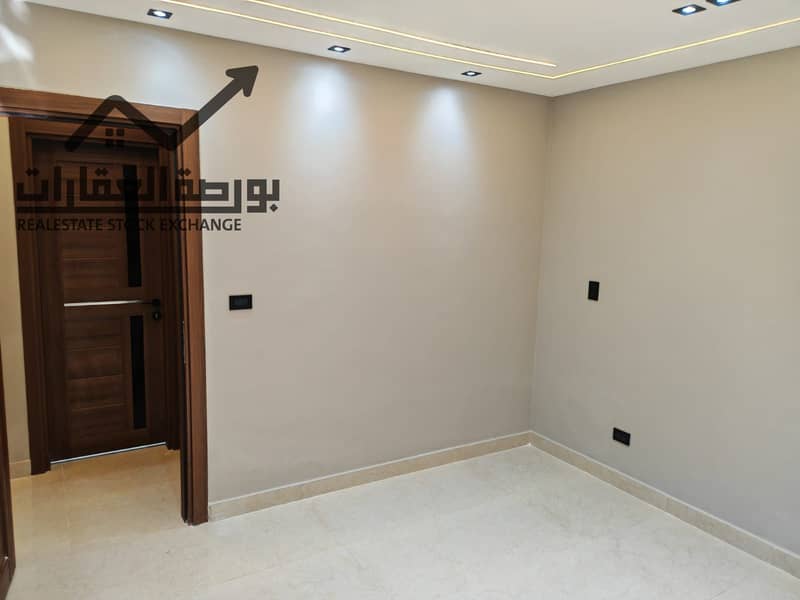 6 d37e3de5-cf77-47a2-8c8f-9423efed5c7b. jpg