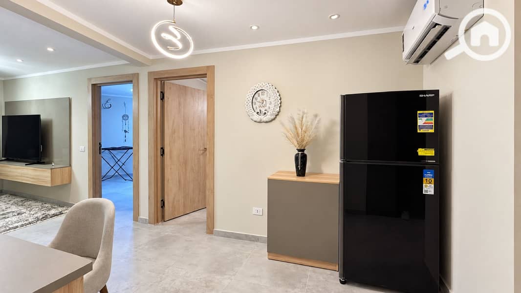 6 09-dining-hallway-view. jpg