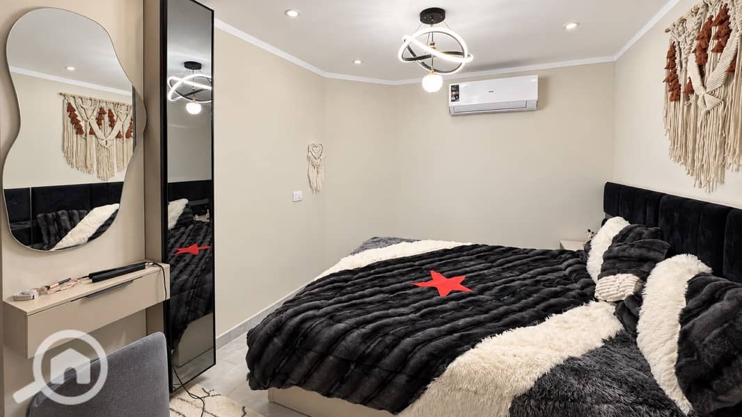 8 11-primary-bedroom. jpg