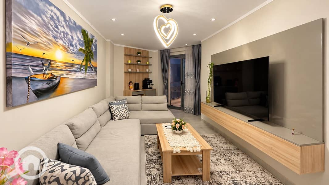 13 16-living-room-tv-wall. jpg