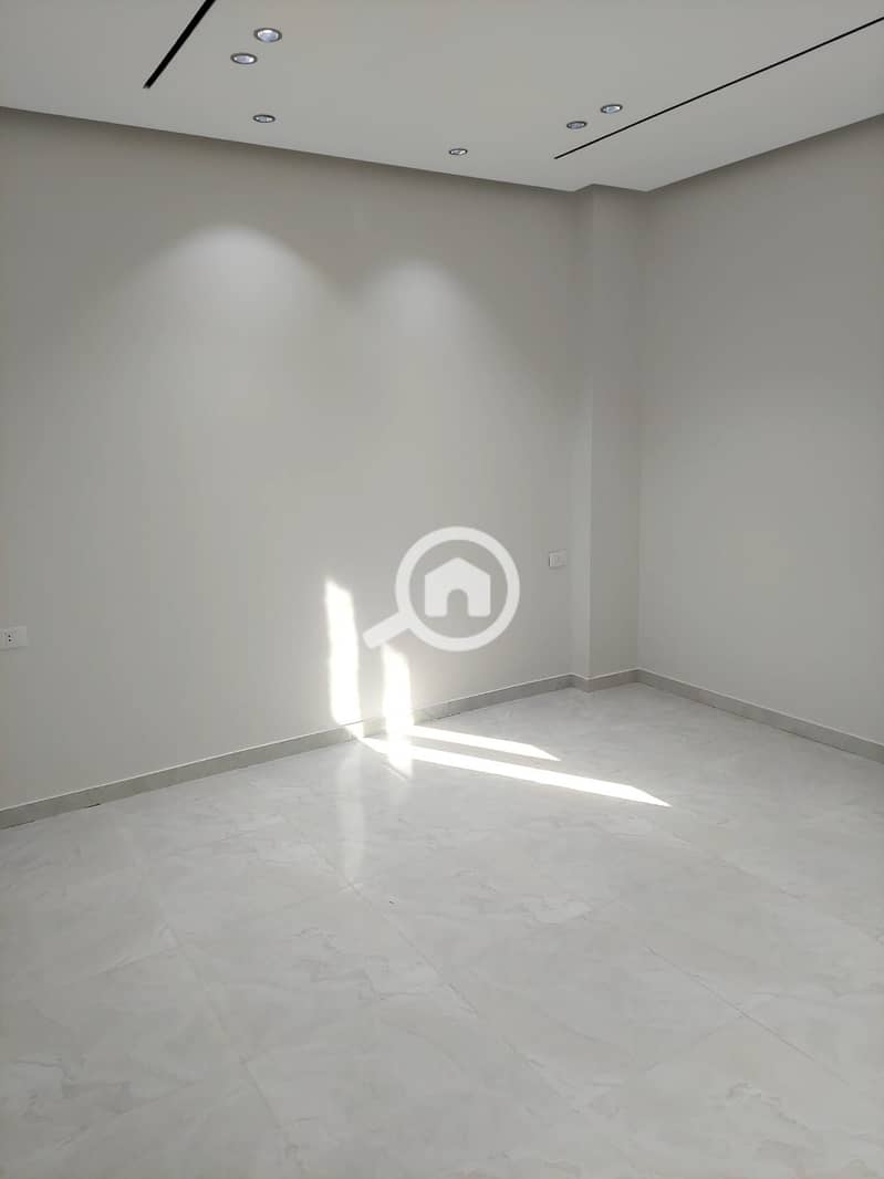 8 1000549627. jpg