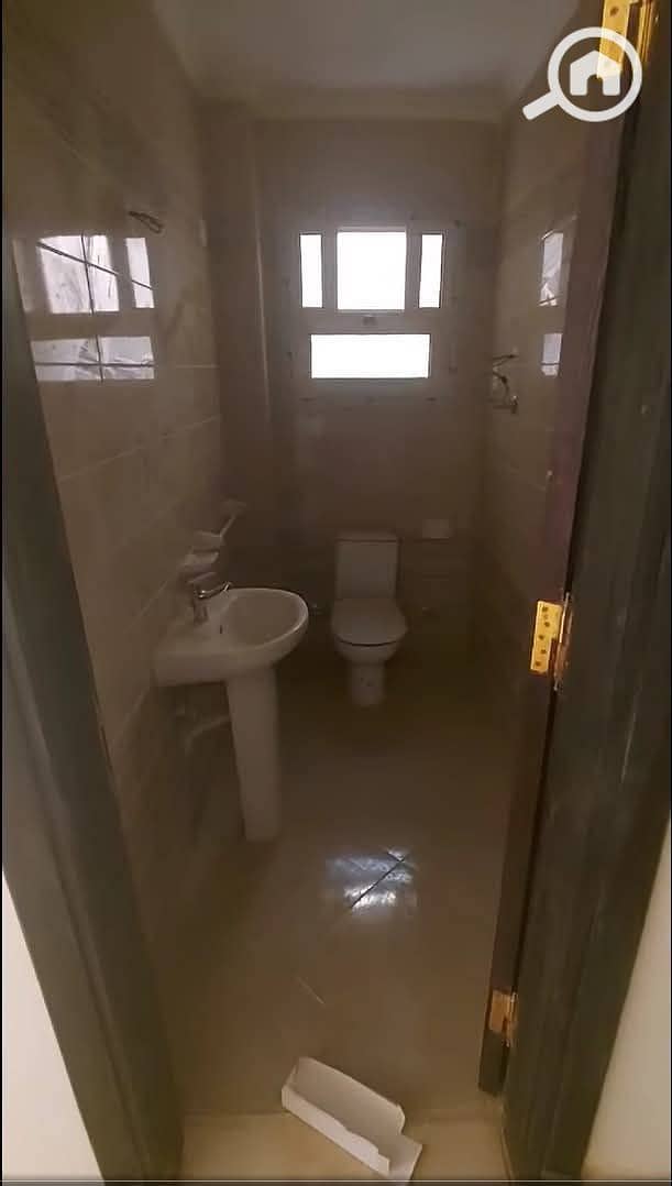 14 1000413923. jpg