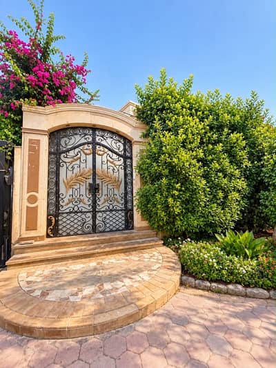 6 Bedroom Villa for Sale in 6th of October, Giza - فيلا فى حي الاشجار