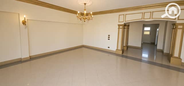 3 Bedroom Flat for Sale in 6th of October, Giza - Elegant Empty Classical Living Room. png 3 Bedroom Flat for Sale in 6th of October, Giza - Elegant Empty Classical Living Room. png