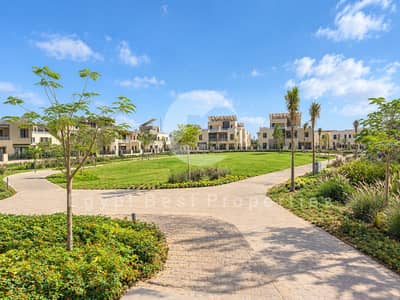 4 Bedroom Villa for Sale in Sheikh Zayed, Giza - Sunlit Modern Resort Courtyard. png 4 Bedroom Villa for Sale in Sheikh Zayed, Giza - Sunlit Modern Resort Courtyard. png
