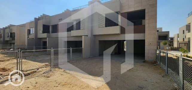 4 Bedroom Townhouse for Sale in 6th of October, Giza - The Crown Palm Hills 1. jpeg
