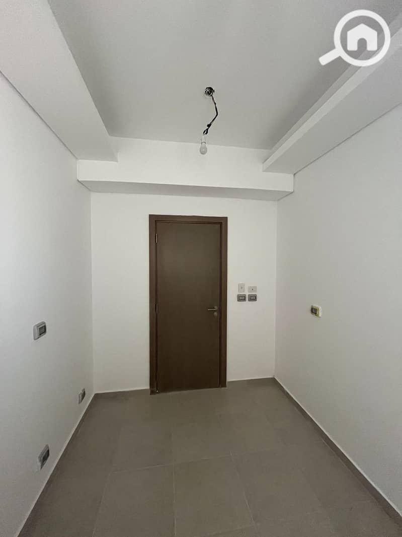 2 8bf05a23-4e85-44e1-a7c6-afa27ee4138b. jpg