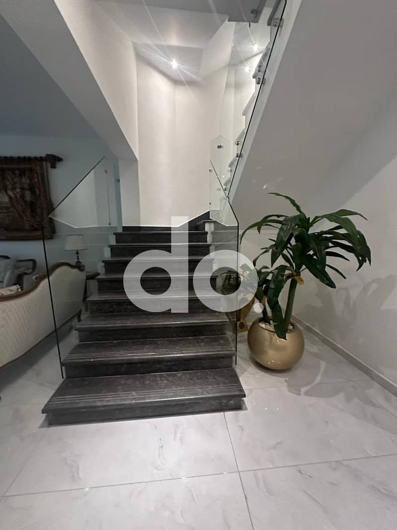 4 d3eb0651-de67-437f-98bc-9867e641a869. jpg