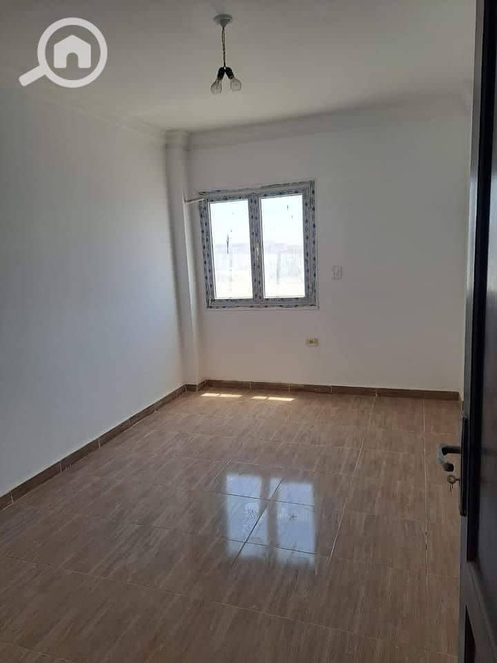 8 1000319300. jpg