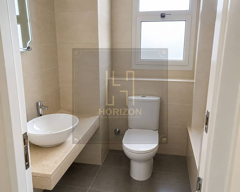 5 Minimal Beige Bathroom Interior. png