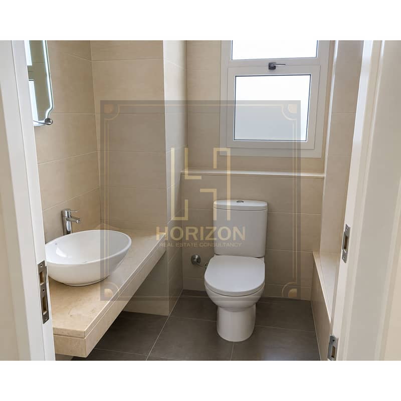 6 Minimal Beige Bathroom Interior. jpg